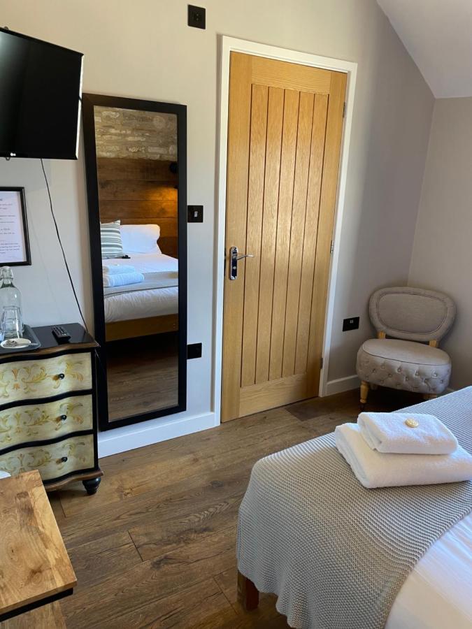 The Queen Matilda Country Rooms Avening Exterior foto