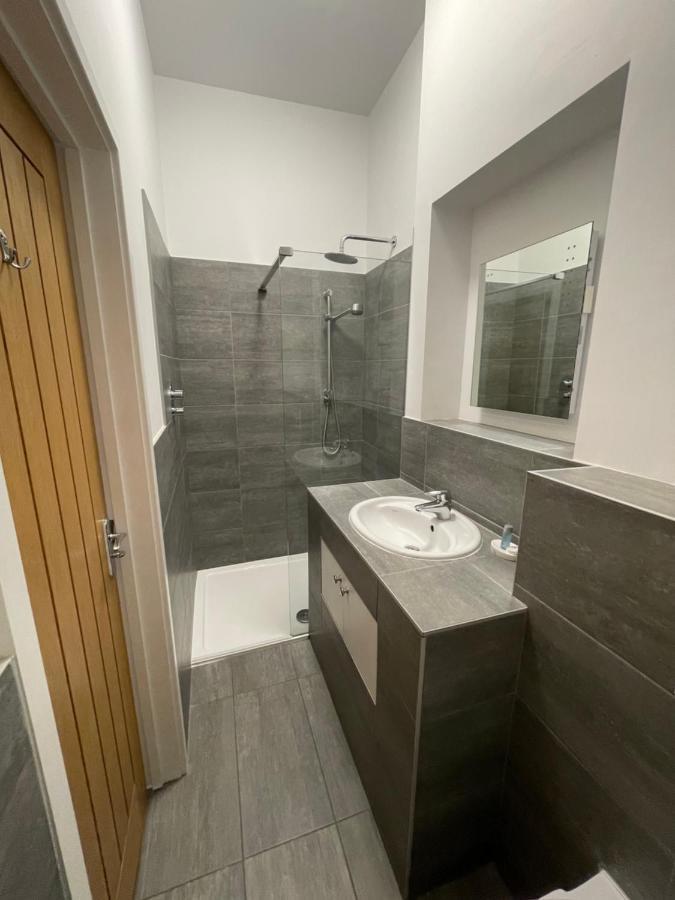 The Queen Matilda Country Rooms Avening Exterior foto